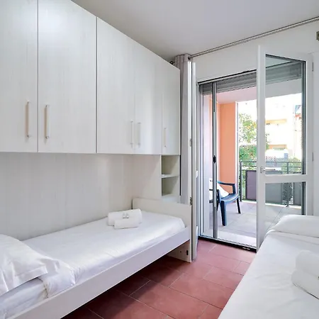 Xenia - Spacious And Bright New Flat With Garden 아파트 *