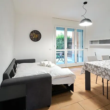 Xenia - Spacious And Bright New Flat With Garden 아파트 밀라노