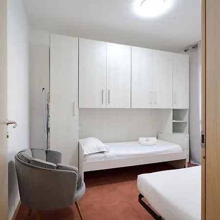 Xenia - Spacious And Bright New Flat With Garden 아파트